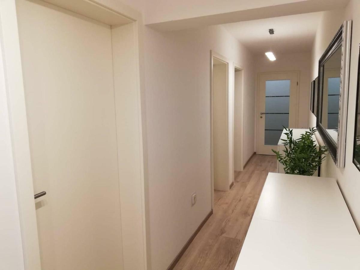 Bruna Zagreb Bagian luar foto